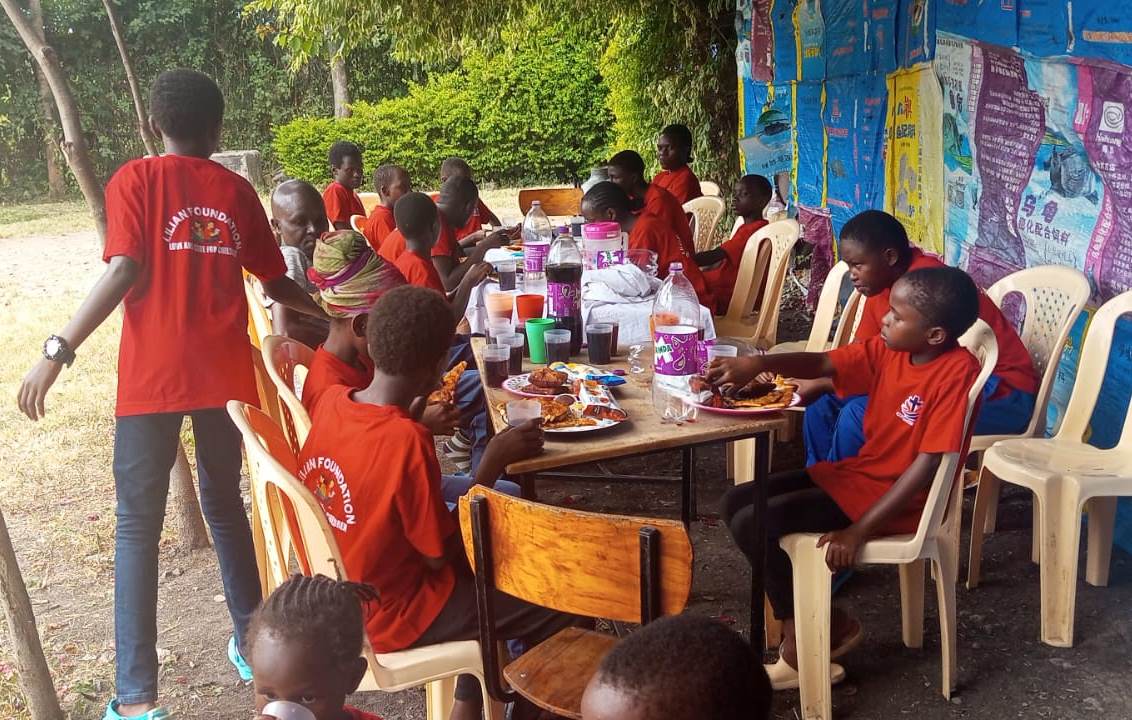 Children learning together